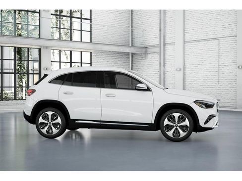 Certified 2026 Mercedes-Benz GLA 250 4MATIC image 15
