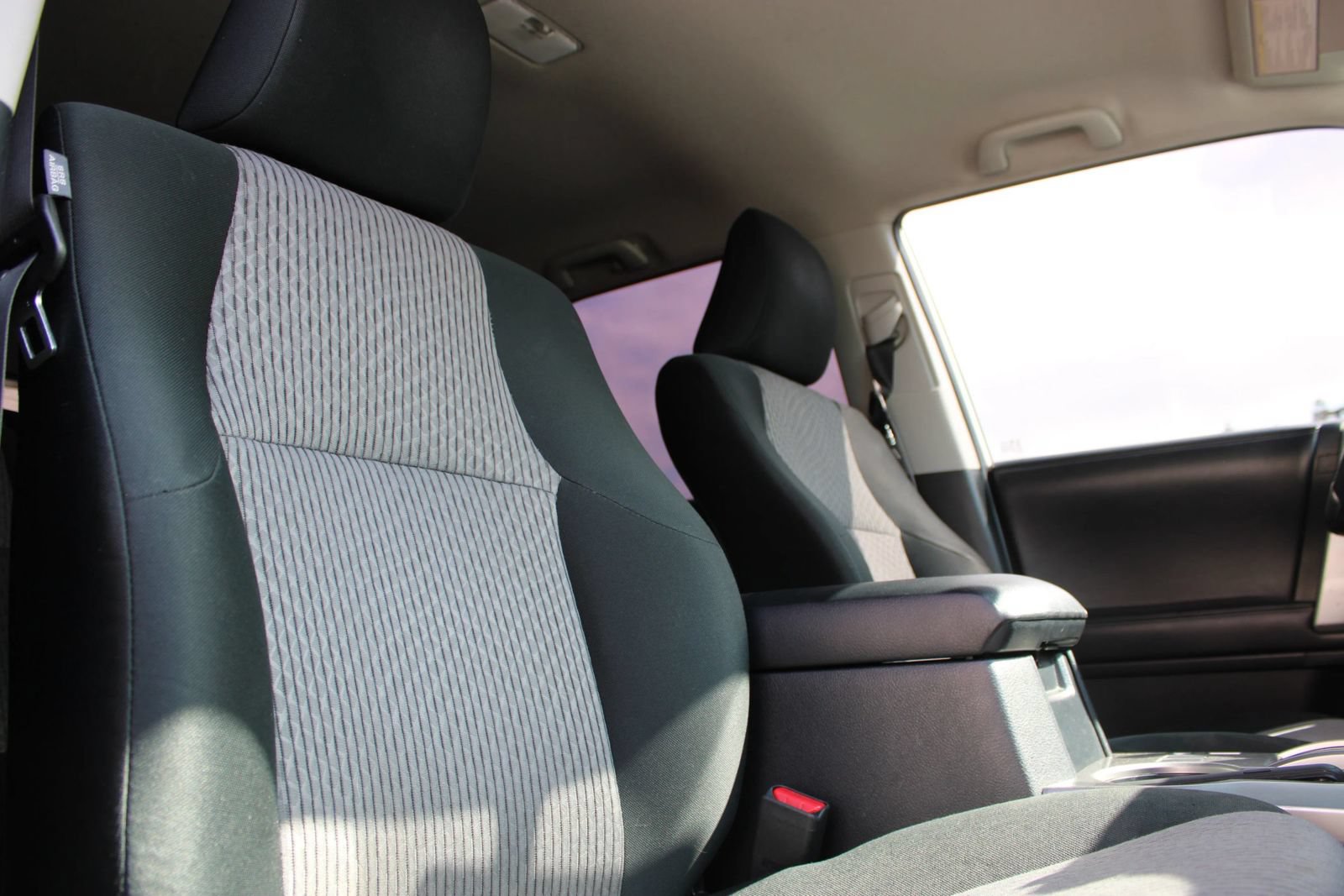 Used 2019 Toyota 4Runner SR5 AWD/4WD image 22