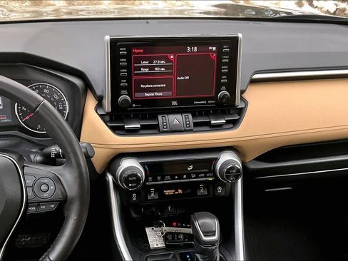 Certified 2021 Toyota RAV4 XLE Premium image 7