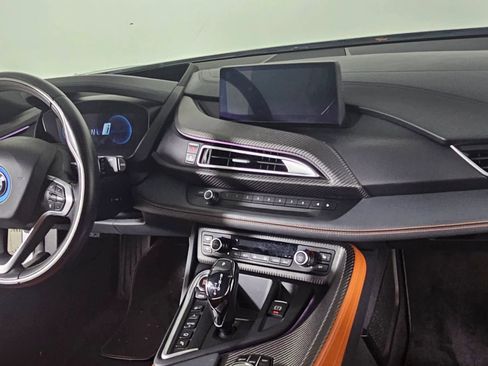 Used 2019 BMW i8 Coupe image 20
