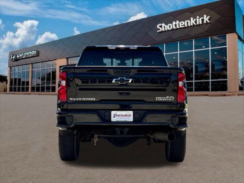 Used 2022 Chevrolet Silverado 2500 High Country w/ Z71 Off-Road Package AWD/4WD image 8