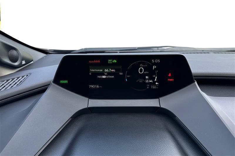 Used 2023 Toyota Prius Prime Premium w/ Advanced Technology Package FWD image 16
