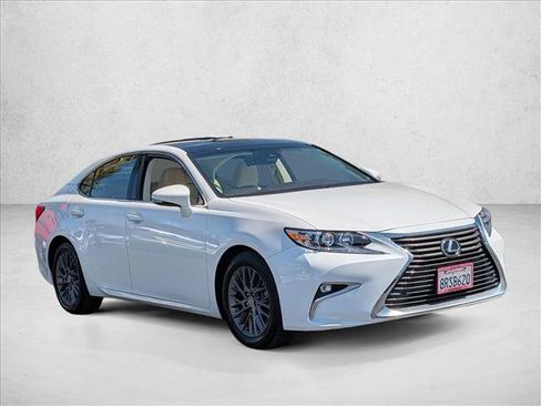Used 2018 Lexus ES 350 w/ Navigation System Package FWD image 4