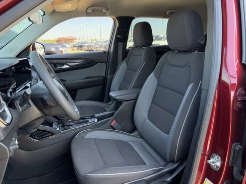 Used 2025 Chevrolet TrailBlazer LT AWD/4WD image 25
