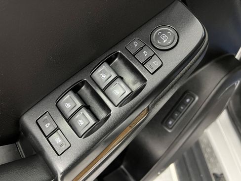 Used 2019 GMC Yukon Denali AWD/4WD image 16