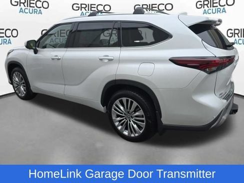 Used 2026 Toyota Highlander Platinum AWD/4WD image 5