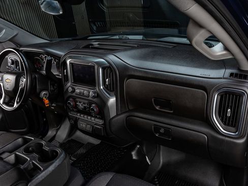 Used 2020 Chevrolet Silverado 1500 LT w/ Fleet Comfort Package AWD/4WD image 17