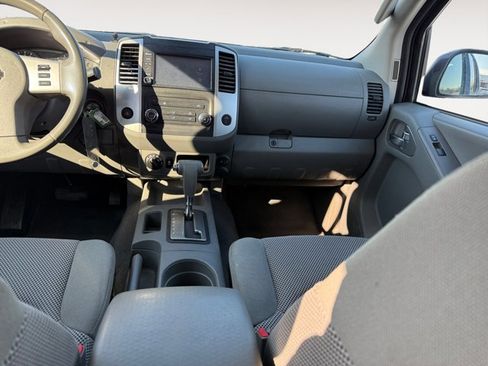 Used 2019 Nissan Frontier SV image 13