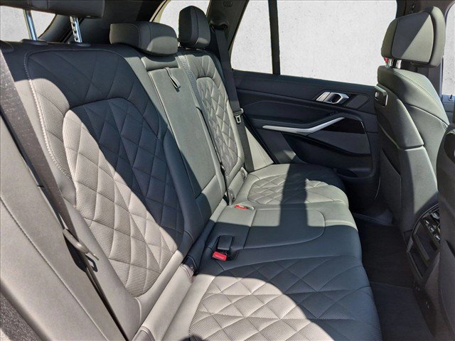 Used 2025 BMW X5 xDrive40i w/ Premium Package AWD/4WD image 22