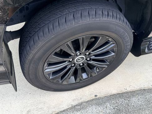 Certified 2023 Lexus GX 460 Premium w/ Accessory Package image 13