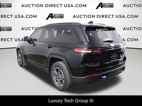 Used 2022 Jeep Grand Cherokee Trailhawk w/ Advanced Protech Group II AWD/4WD image 5