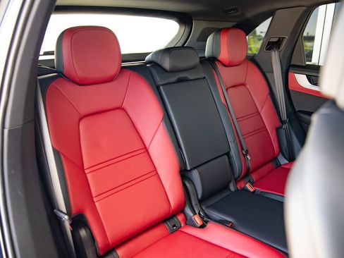 Certified 2026 Porsche Cayenne AWD/4WD image 15