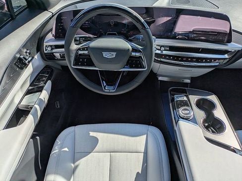 New 2026 Cadillac Lyriq Luxury image 17