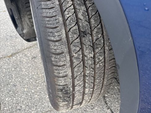 Used 2023 Tesla Model Y 2WD image 33