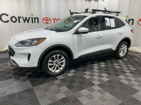 Used 2021 Ford Escape SE image 5