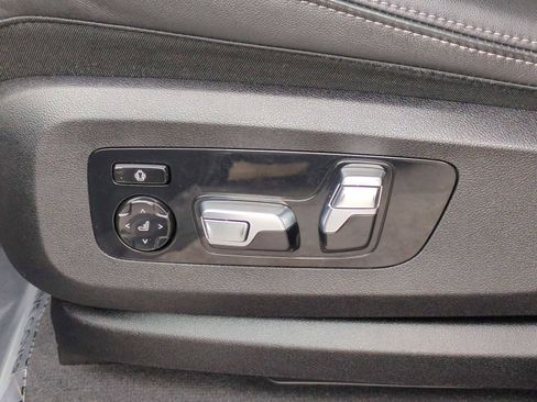Certified 2023 BMW X7 xDrive40i w/ M Sport Package image 18