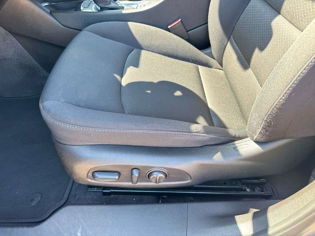 Used 2024 Chevrolet Malibu LT FWD image 22