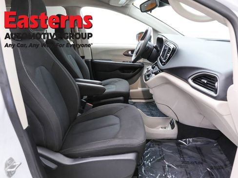 Used 2023 Chrysler Voyager LX FWD image 22