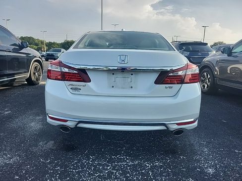 Used 2017 Honda Accord EX-L image 5