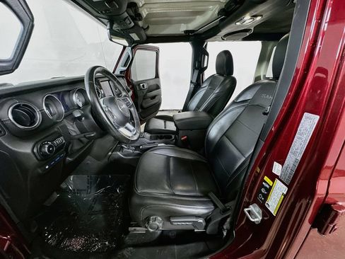 Used 2021 Jeep Wrangler Unlimited Sahara w/ Cold Weather Group AWD/4WD image 15