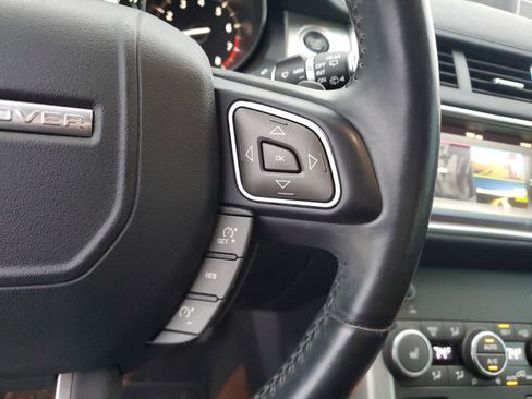 Used 2017 Land Rover Range Rover Evoque SE image 27