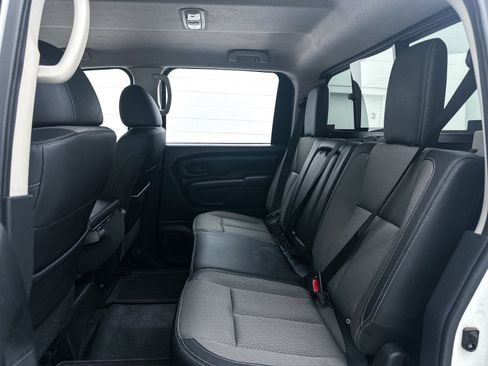 Used 2019 Nissan Titan S image 30