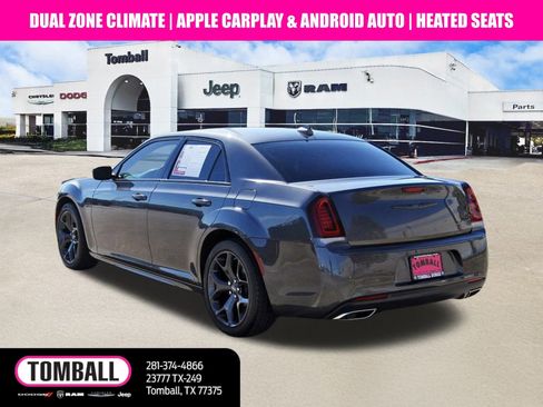 Used 2022 Chrysler 300 Touring L image 5