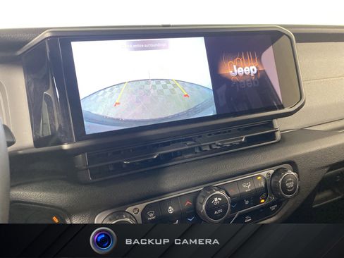 Used 2024 Jeep Wrangler Unlimited Sport AWD/4WD image 4