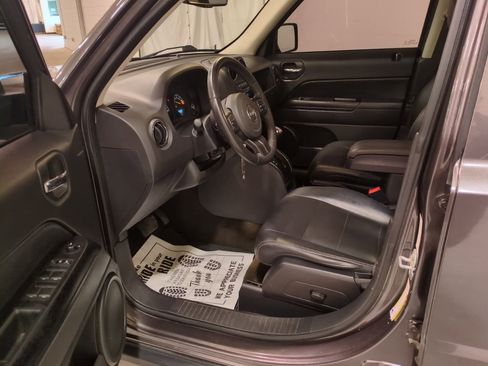 Used 2016 Jeep Patriot High Altitude image 16