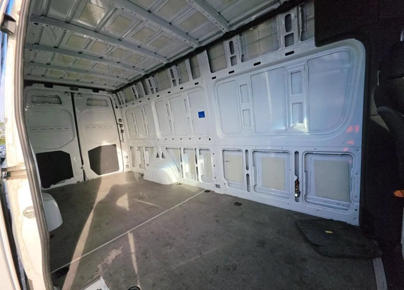 Used 2023 Mercedes-Benz Sprinter 2500 image 13