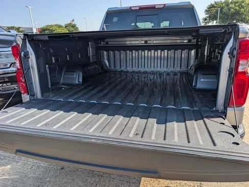 Used 2025 Chevrolet Silverado 1500 LT Trail Boss w/ Convenience Package II AWD/4WD image 27