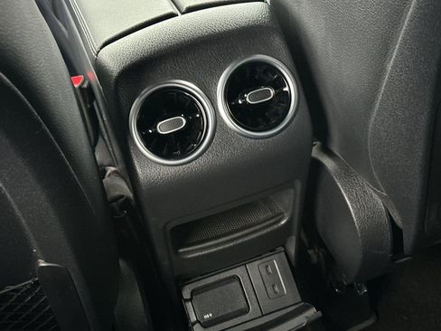 Certified 2023 Mercedes-Benz GLB 250 image 29