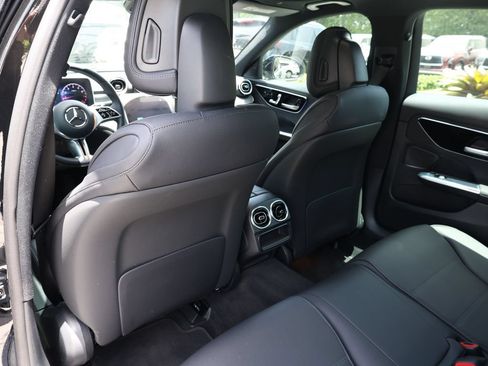 Used 2025 Mercedes-Benz C 300 Sedan image 20