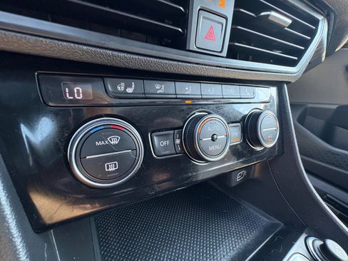 Used 2019 Volkswagen Jetta R-Line FWD image 31
