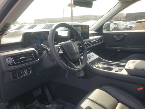New 2026 Lincoln Aviator AWD image 11