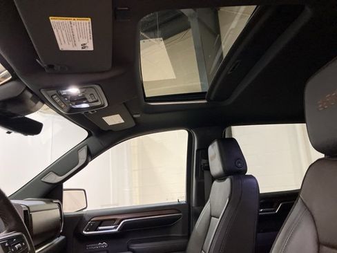 Used 2024 Chevrolet Silverado 1500 High Country w/ Technology Package image 21