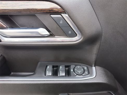 Used 2024 GMC Sierra 1500 SLE image 13