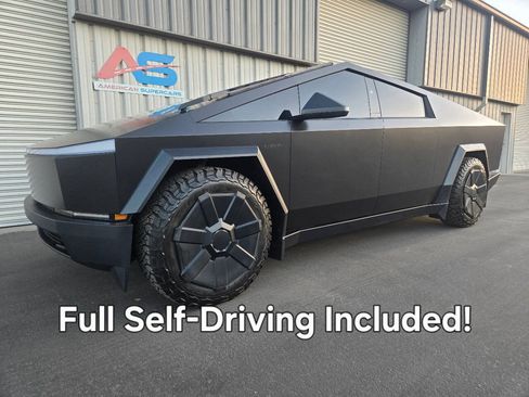 Used 2024 Tesla Cybertruck AWD Crew Cab image 2