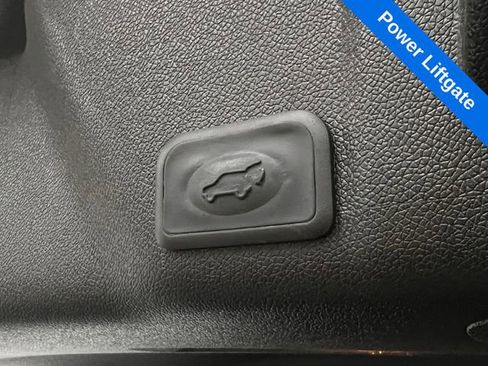 Used 2016 GMC Acadia SLE FWD image 26