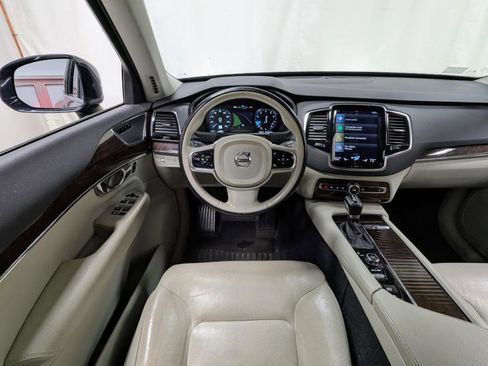 Used 2016 Volvo XC90 T6 Momentum w/ Protection Package Plus AWD/4WD image 31
