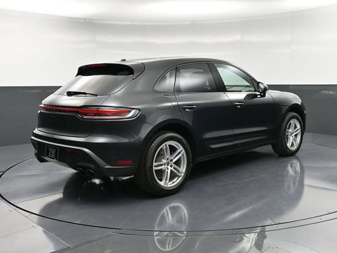Certified 2025 Porsche Macan image 8