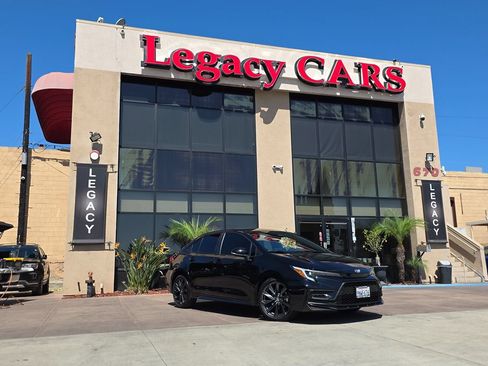 Used 2024 Toyota Corolla SE FWD image 2