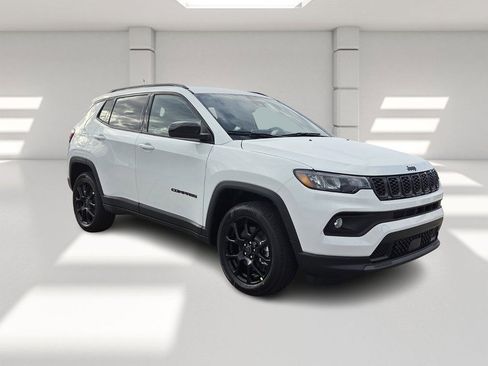 New 2026 Jeep Compass Latitude image 7