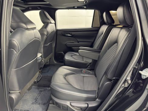 Used 2022 Toyota Highlander XSE image 41