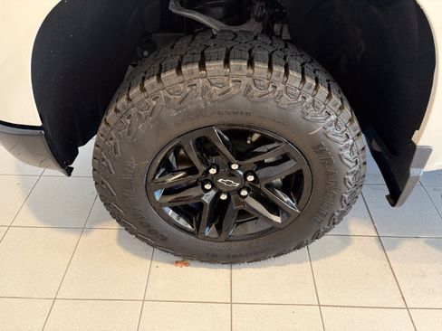 New 2026 Chevrolet Silverado 1500 Custom Trail Boss AWD/4WD image 9