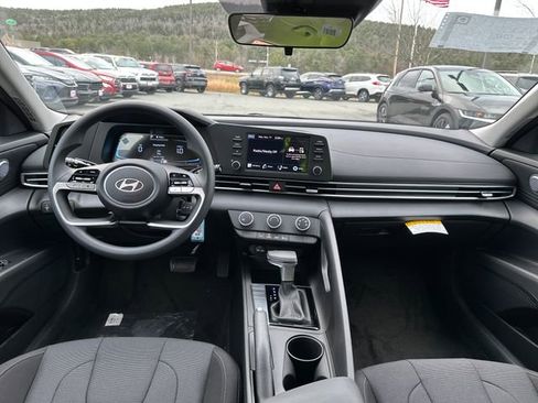 New 2026 Hyundai Elantra SE image 12