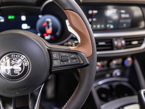 New 2025 Alfa Romeo Stelvio Sprint image 27