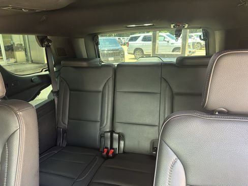 Used 2021 GMC Yukon Denali w/ Denali Premium Package RWD image 13