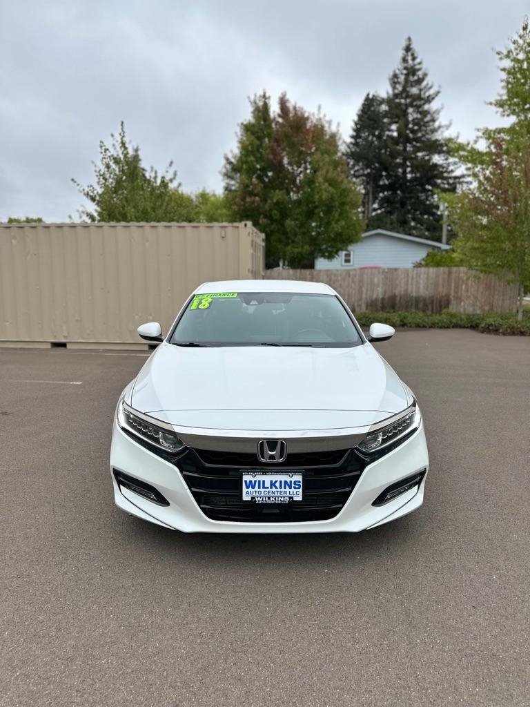 Used 2018 Honda Accord Sport image 2