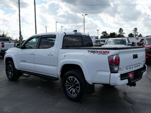 Used 2022 Toyota Tacoma TRD Sport w/ Technology Package image 7